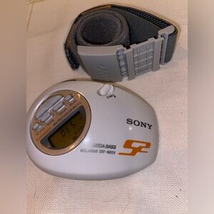 Sony SRF-M85V Mega Bass Walkman Radio w/Belt Clip AM/FM Weather - TESTED!